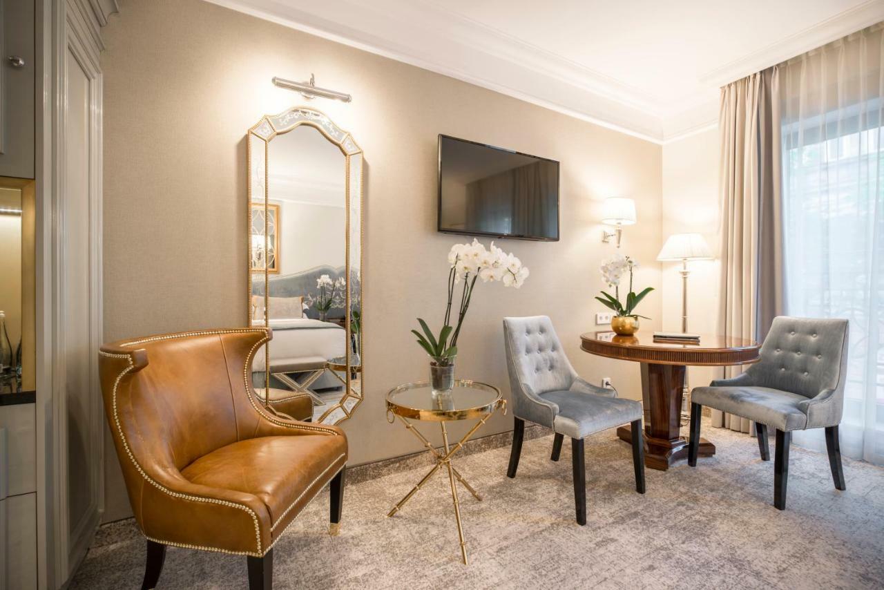 克拉科夫巴勒达豪华美憬阁酒店 外观 照片 A suite at the hotel